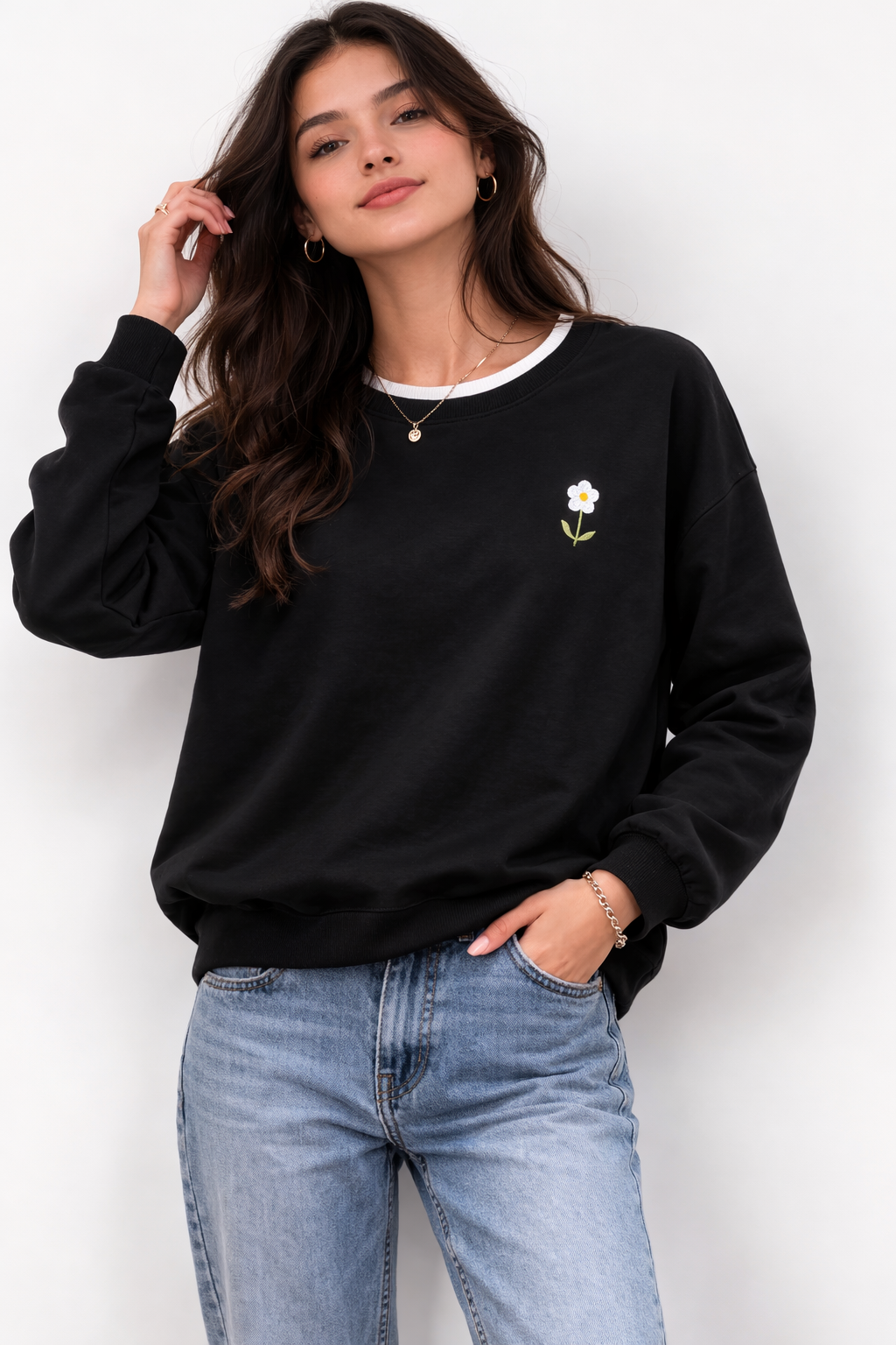 Women's floral embroidered crewneck sweatshirt