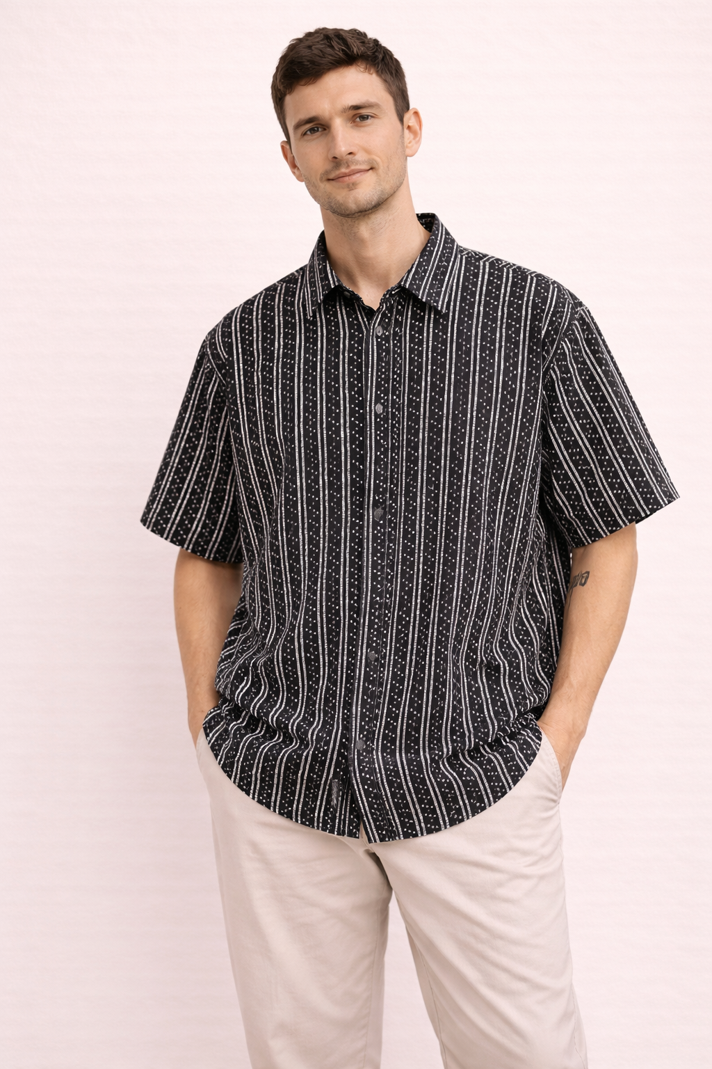 black and white striped Men's printed casual short sleeve shirt
