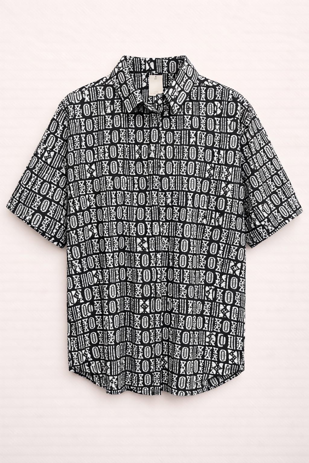 black and white patterned Men's printed casual short sleeve shirt
